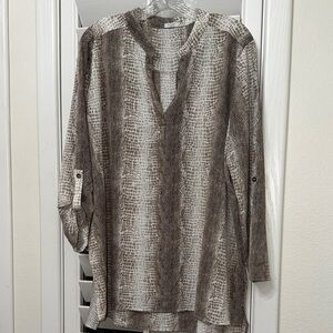 Studio 1886 Neutral Snake-Print Blouse in Taupe and Ivory✨1